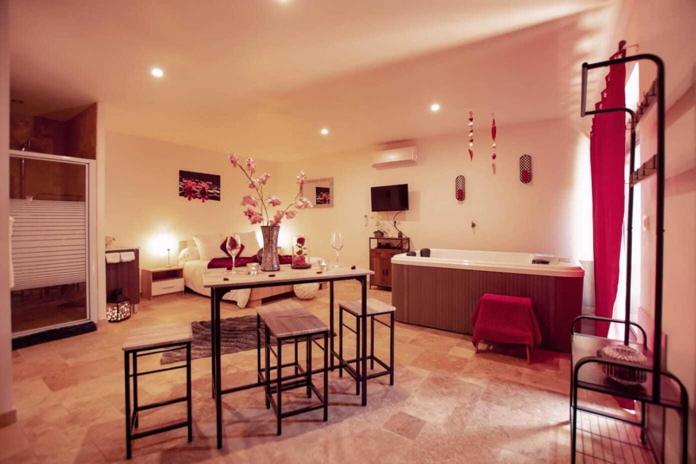 Gites Spa De Charme L Etoile Spa Beynac-et-Cazenac Εξωτερικό φωτογραφία